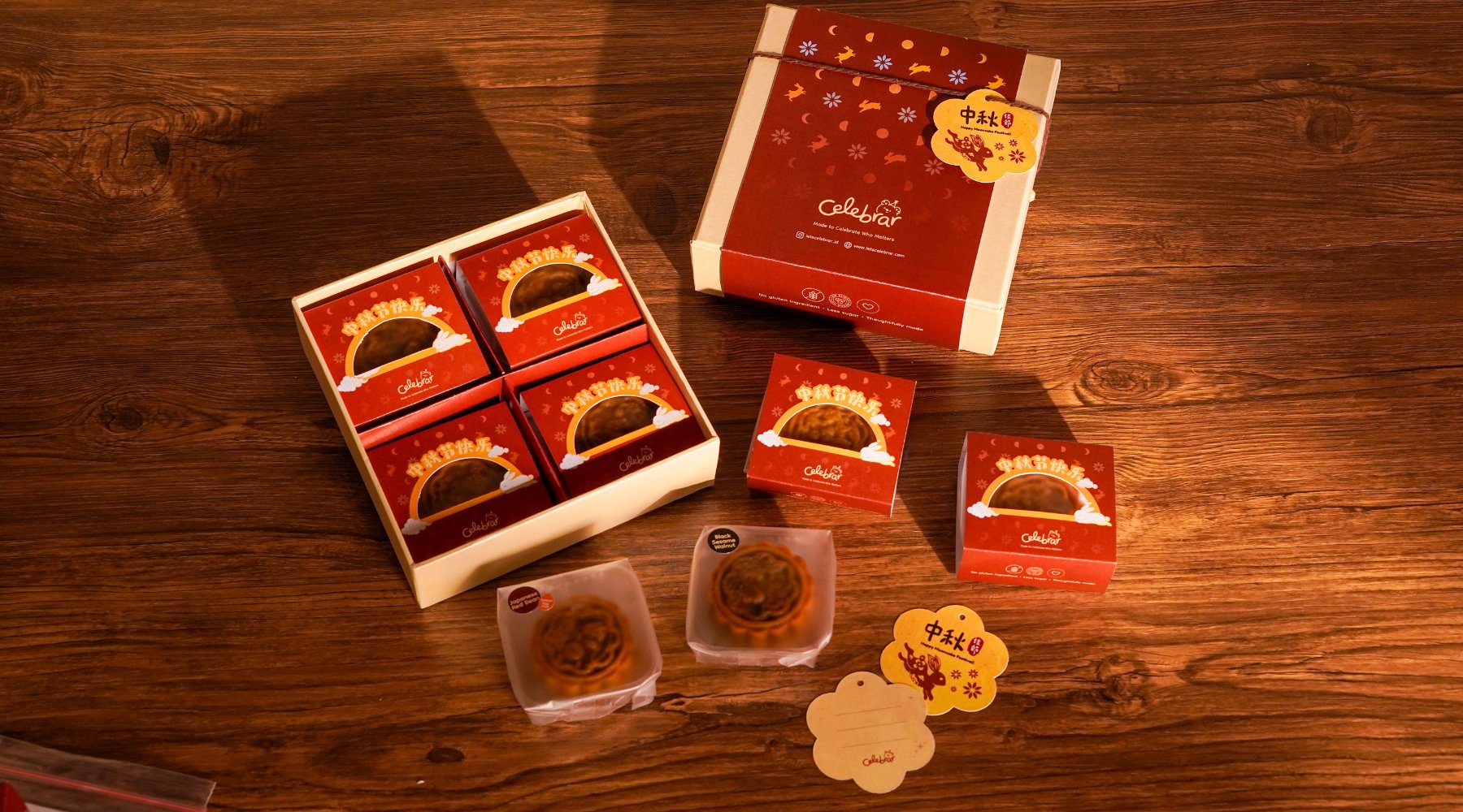 Celebrar Mid-Autumn Mooncake Box of 4, open and closed