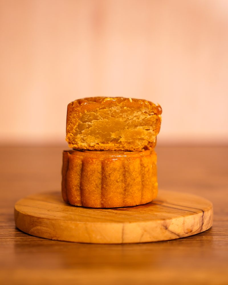 Lotus mooncake